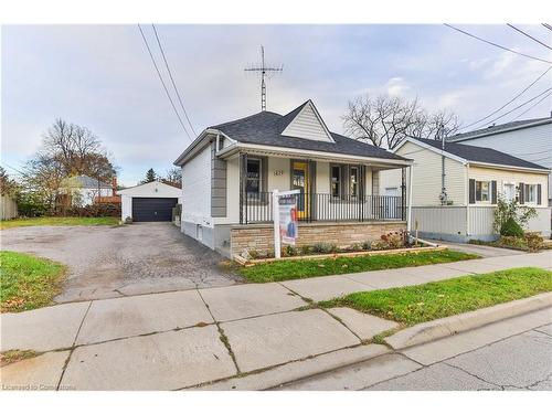 419 Upper Sherman Avenue, Hamilton, ON - Outdoor With Deck Patio Veranda With Facade