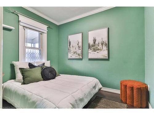 419 Upper Sherman Avenue, Hamilton, ON - Indoor Photo Showing Bedroom