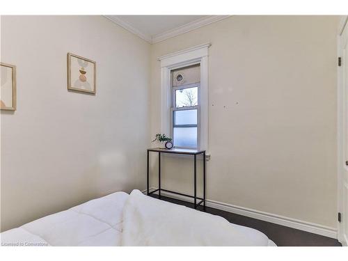 419 Upper Sherman Avenue, Hamilton, ON - Indoor Photo Showing Bedroom