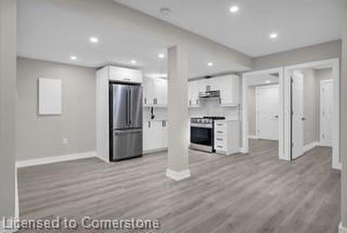 63 1/2 R Fullerton Avenue, Hamilton, ON - Indoor Photo Showing Kitchen