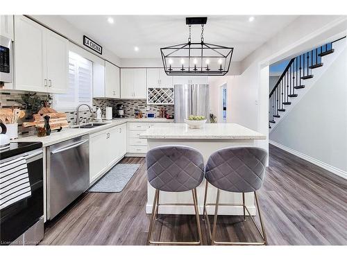 51 Branthaven Drive, Hamilton, ON - Indoor Photo Showing Kitchen