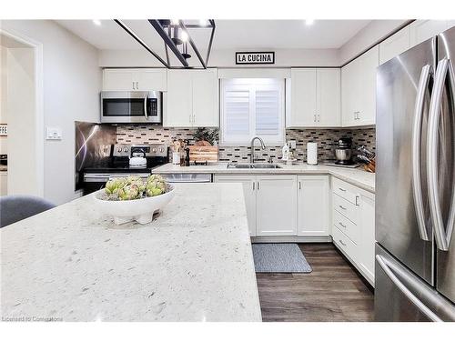 51 Branthaven Drive, Hamilton, ON - Indoor Photo Showing Kitchen