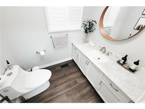 51 Branthaven Drive, Hamilton, ON - Indoor Photo Showing Bathroom