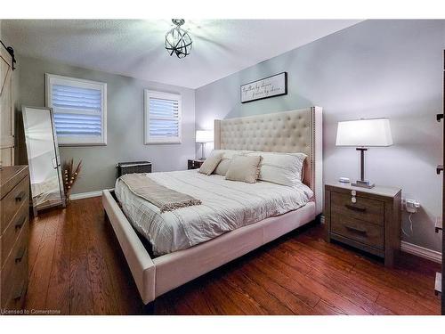 51 Branthaven Drive, Hamilton, ON - Indoor Photo Showing Bedroom