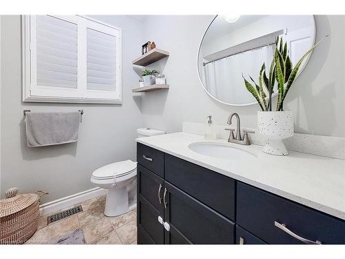 51 Branthaven Drive, Hamilton, ON - Indoor Photo Showing Bathroom