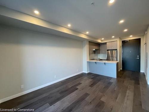 2308-15 Queen Street S, Hamilton, ON - Indoor Photo Showing Kitchen