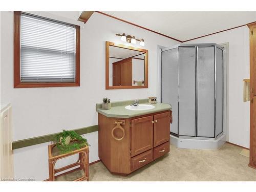 220-3033 Townline Road, Stevensville, ON - Indoor Photo Showing Bathroom