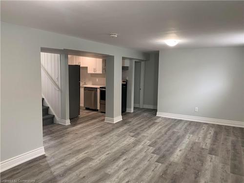 2-337 East 15Th Street, Hamilton, ON - Indoor Photo Showing Kitchen