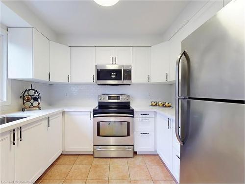 5109 Falconcrest Drive, Burlington, ON - Indoor Photo Showing Kitchen