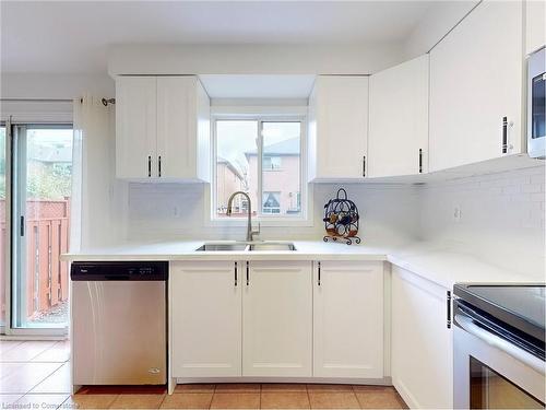 5109 Falconcrest Drive, Burlington, ON - Indoor Photo Showing Kitchen With Double Sink