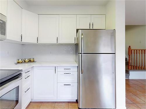 5109 Falconcrest Drive, Burlington, ON - Indoor Photo Showing Kitchen