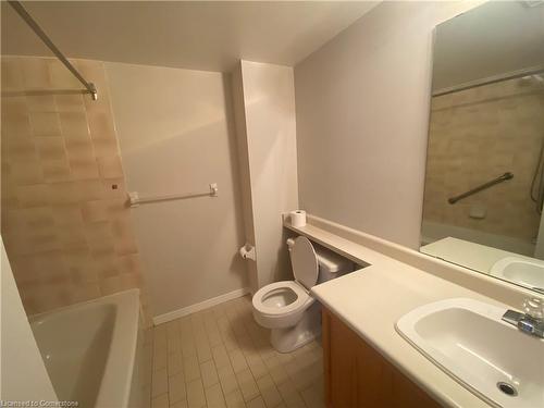 610-1270 Maple Crossing Boulevard, Burlington, ON - Indoor Photo Showing Bathroom