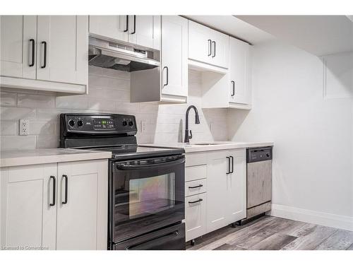 Lower-27 Grove Street, Hamilton, ON - Indoor Photo Showing Kitchen