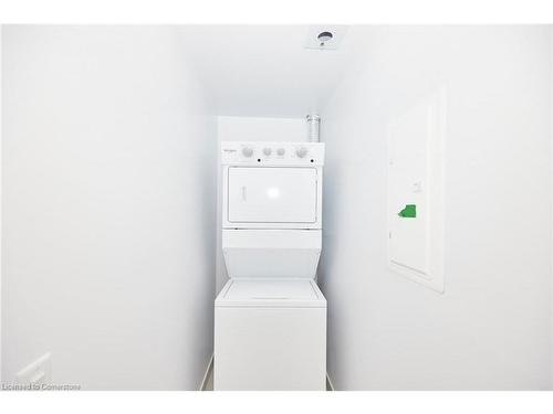 527-16 Concord Place, Grimsby, ON - Indoor Photo Showing Laundry Room