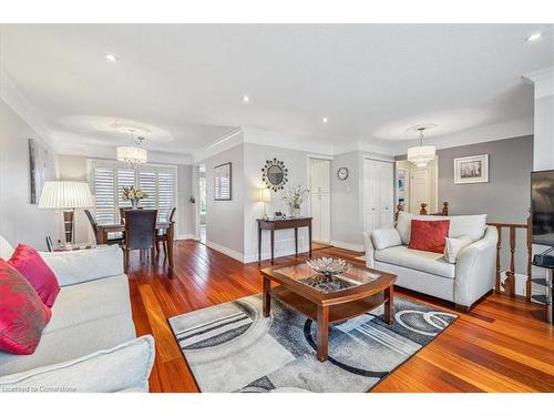 4290 Longmoor Drive, Burlington, ON - Indoor Photo Showing Living Room