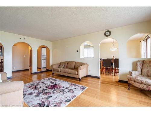 4127 Niagara River Parkway, Fort Erie, ON - Indoor Photo Showing Living Room