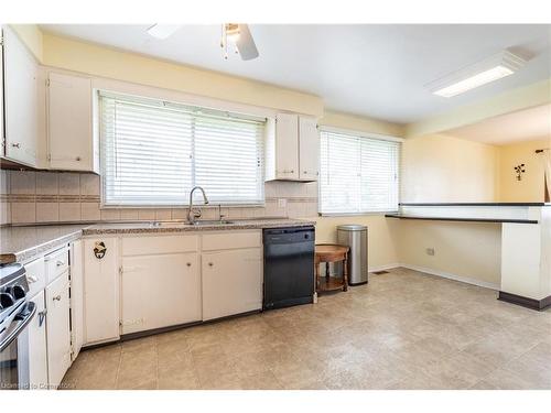 4127 Niagara River Parkway, Fort Erie, ON - Indoor Photo Showing Kitchen