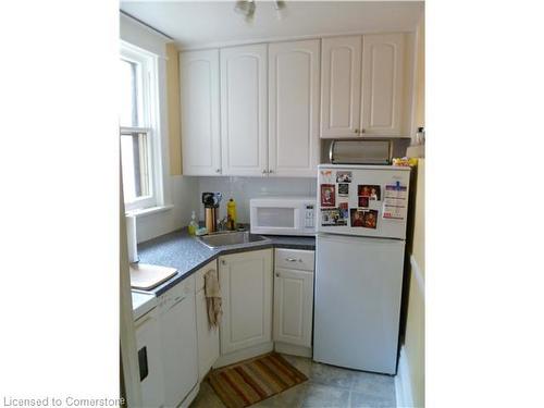 1-31 Beulah Avenue, Hamilton, ON - Indoor Photo Showing Kitchen