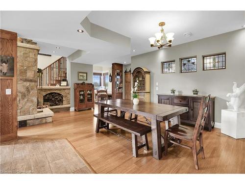 331 Russ Road, Grimsby, ON - Indoor Photo Showing Dining Room