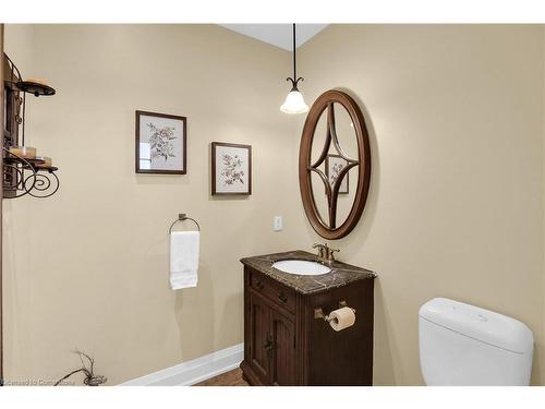 331 Russ Road, Grimsby, ON - Indoor Photo Showing Bathroom