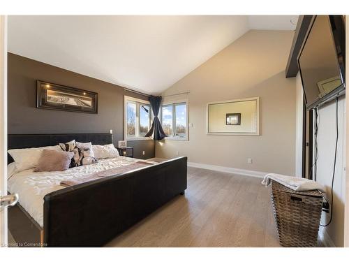 75642 Diltz Road, Wainfleet, ON - Indoor Photo Showing Bedroom