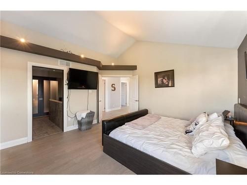 75642 Diltz Road, Wainfleet, ON - Indoor Photo Showing Bedroom