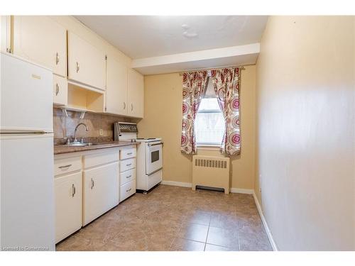 5-4 Robinson Street, Hamilton, ON - Indoor Photo Showing Kitchen