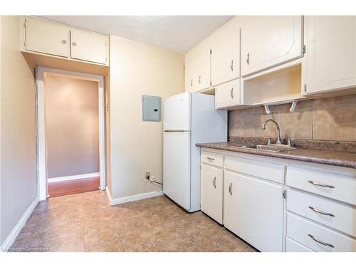 5-4 Robinson Street, Hamilton, ON - Indoor Photo Showing Kitchen