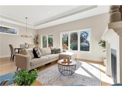 605 St Andrew Street, Port Dover, ON - Indoor Photo Showing Living Room