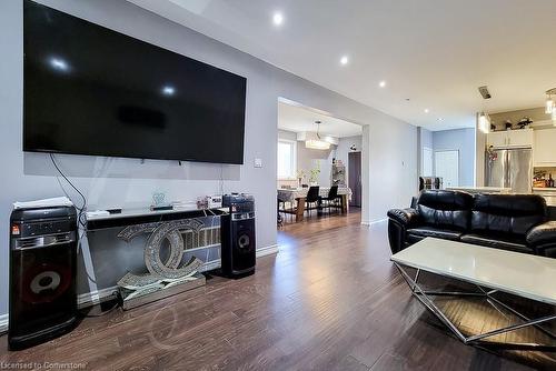 313 Fennell Avenue E, Hamilton, ON - Indoor Photo Showing Living Room