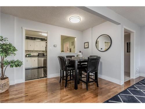 93-1584 Newlands Crescent, Burlington, ON - Indoor Photo Showing Dining Room