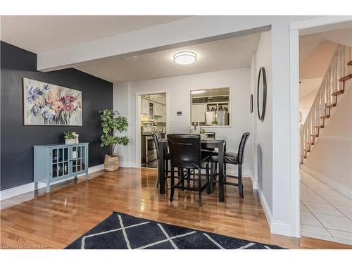 93-1584 Newlands Crescent, Burlington, ON - Indoor Photo Showing Dining Room