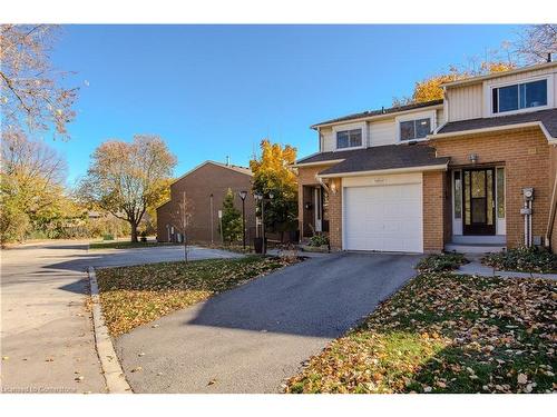 93-1584 Newlands Crescent, Burlington, ON - Outdoor With Facade