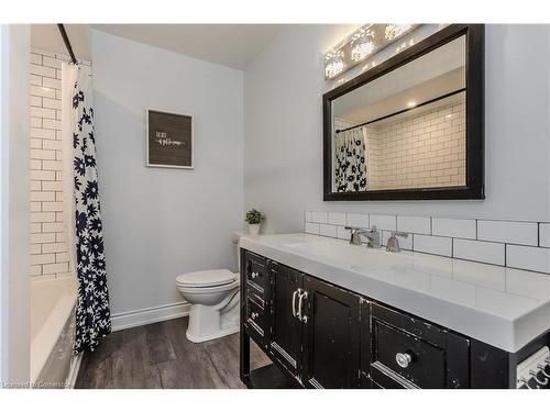 93-1584 Newlands Crescent, Burlington, ON - Indoor Photo Showing Bathroom