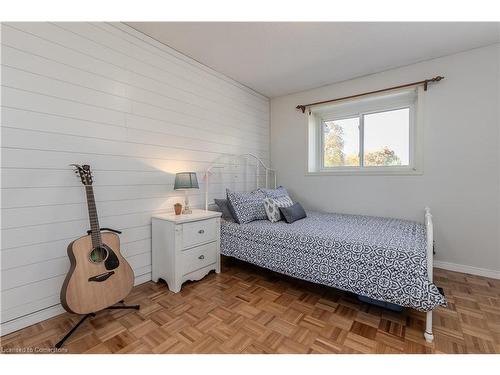 93-1584 Newlands Crescent, Burlington, ON - Indoor Photo Showing Bedroom