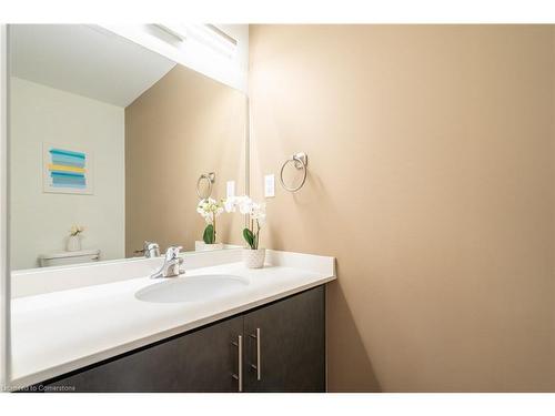 4 Concord Place, Grimsby, ON - Indoor Photo Showing Bathroom