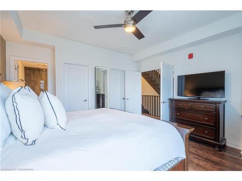 4 Concord Place, Grimsby, ON - Indoor Photo Showing Bedroom