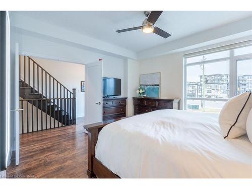 4 Concord Place, Grimsby, ON - Indoor Photo Showing Bedroom