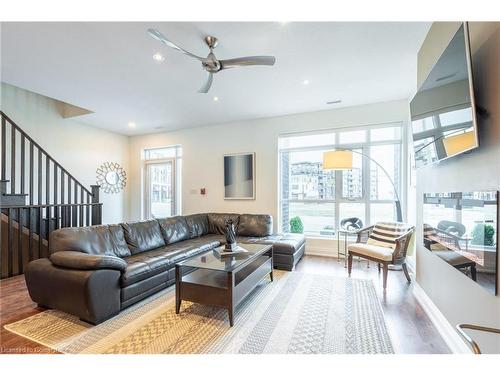 4 Concord Place, Grimsby, ON - Indoor Photo Showing Living Room