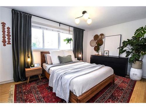 17 Rosemore Road, St. Catharines, ON - Indoor Photo Showing Bedroom