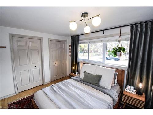 17 Rosemore Road, St. Catharines, ON - Indoor Photo Showing Bedroom