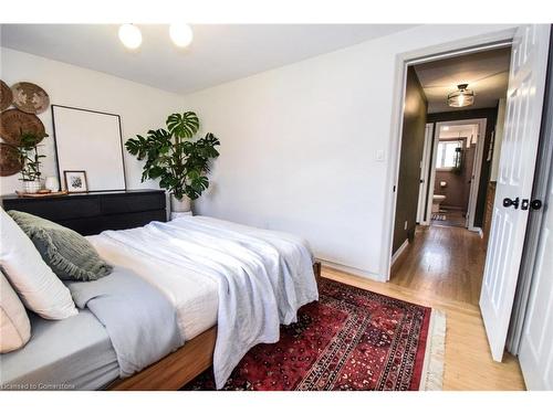 17 Rosemore Road, St. Catharines, ON - Indoor Photo Showing Bedroom