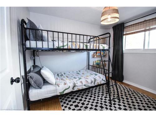 17 Rosemore Road, St. Catharines, ON - Indoor Photo Showing Bedroom