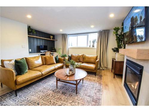 17 Rosemore Road, St. Catharines, ON - Indoor Photo Showing Living Room With Fireplace