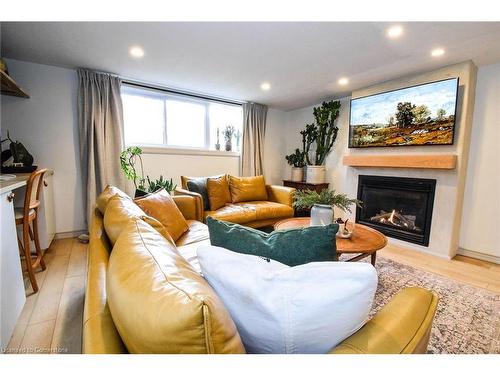 17 Rosemore Road, St. Catharines, ON - Indoor Photo Showing Living Room With Fireplace