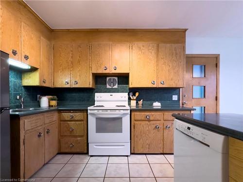 119 Oneida Boulevard, Ancaster, ON - Indoor Photo Showing Kitchen