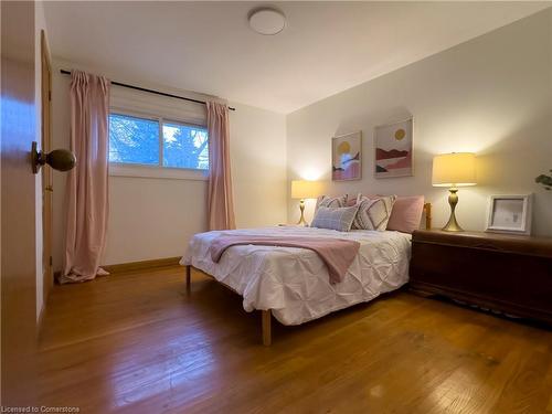 119 Oneida Boulevard, Ancaster, ON - Indoor Photo Showing Bedroom