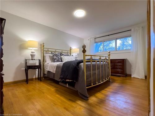 119 Oneida Boulevard, Ancaster, ON - Indoor Photo Showing Bedroom