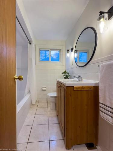 119 Oneida Boulevard, Ancaster, ON - Indoor Photo Showing Bathroom