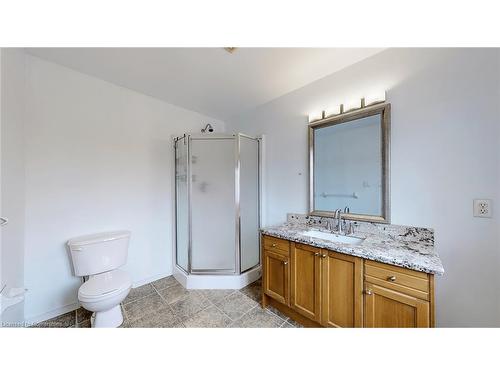 12 Southside Place, Hamilton, ON - Indoor Photo Showing Bathroom